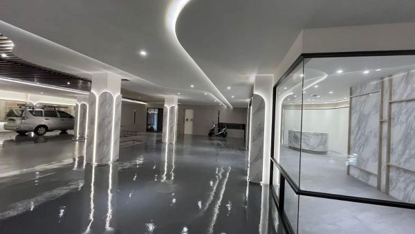 立信立天下一樓停車場